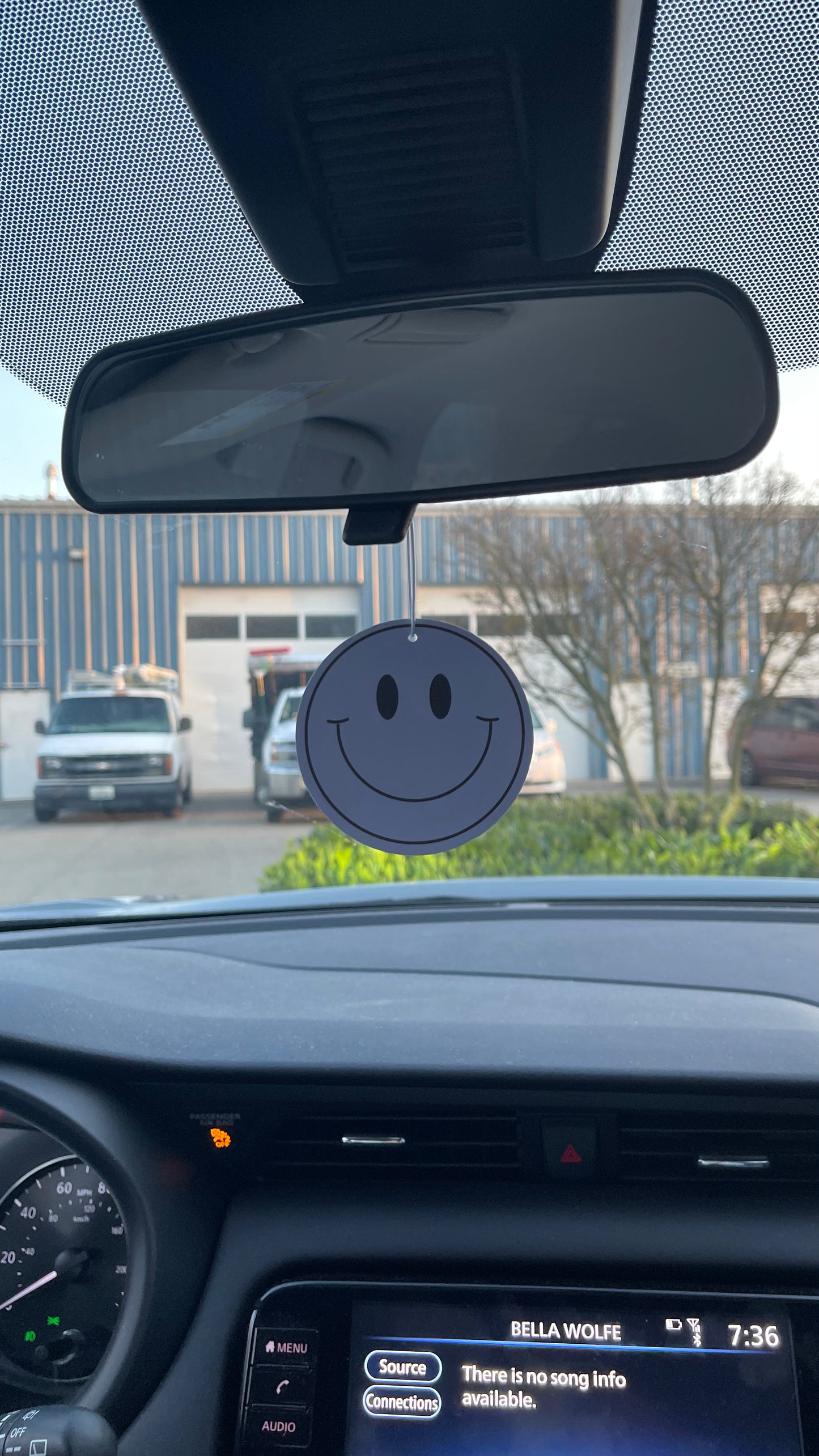 Lilic smiley - Car Air Freshener - Grapefruit Scent